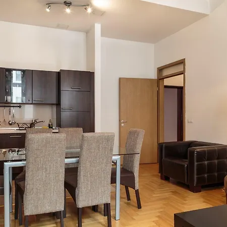 Made * Βουδαπέστη